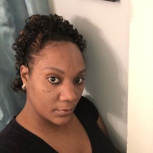 Meet your Posher, Yolanda